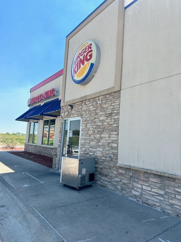 Efficient Equipment Removal Transforms Local Restaurant image