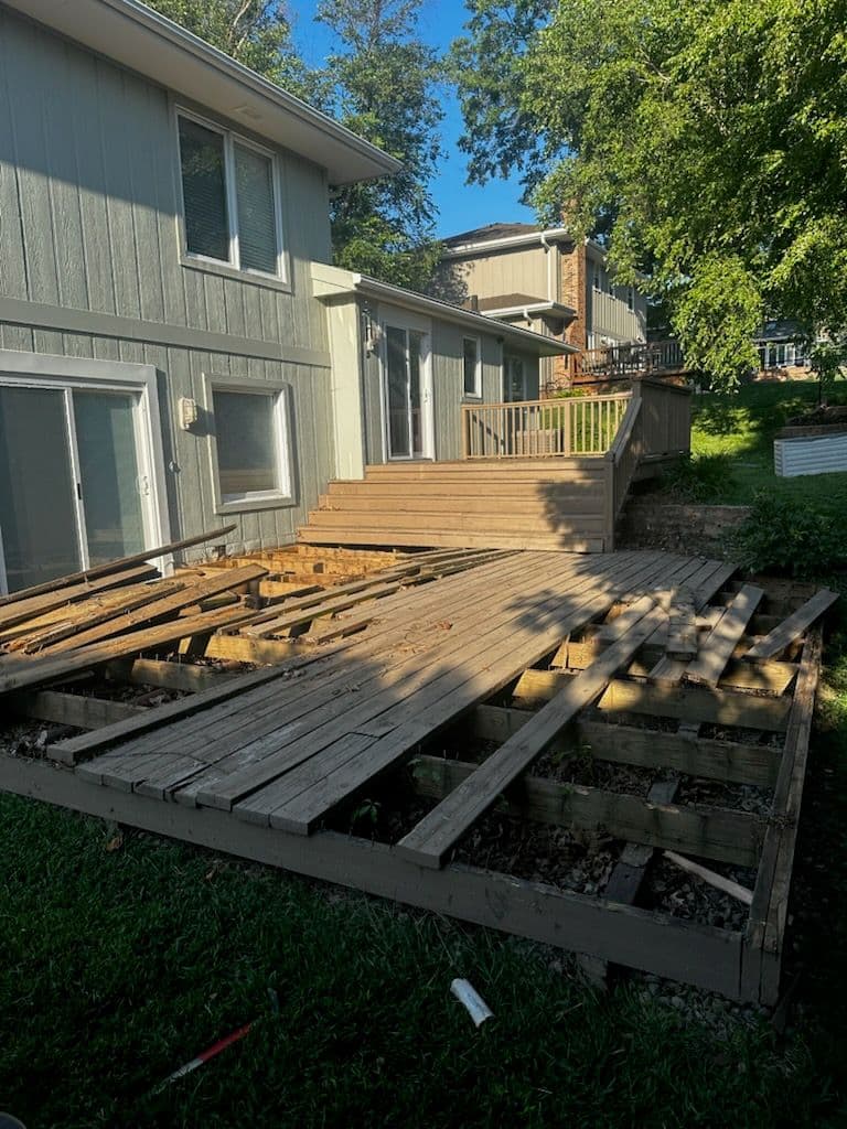 Efficient Deck Removal by Horizon Junk Removal image